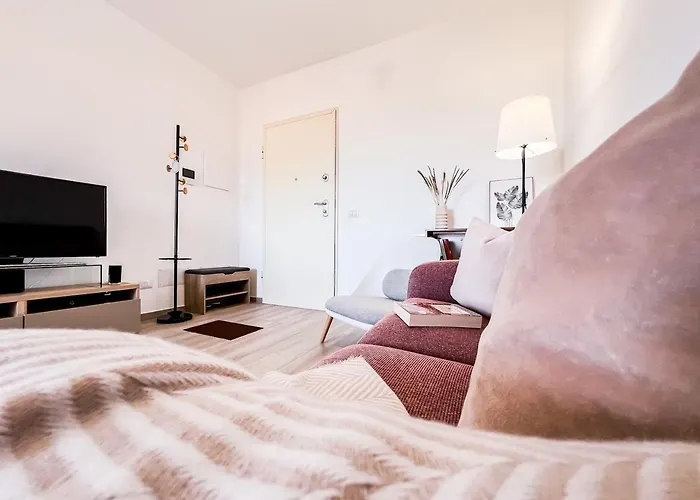 Apartment Francoforte 10 *